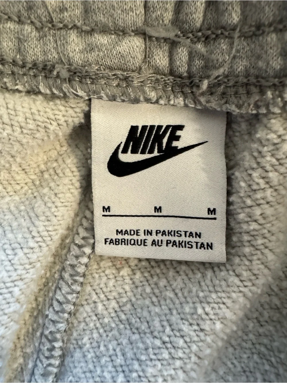 Nike Sportswear Essential High-Rise Fleece Shorts - Heather Gray - Medium